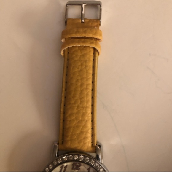 Quartz - Butterfly Watch (My Wish) EUC - Picture 6 of 14